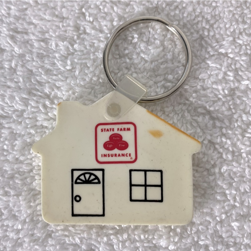 5/$35 Vintage State Farm House Shaped Keychain Collectible